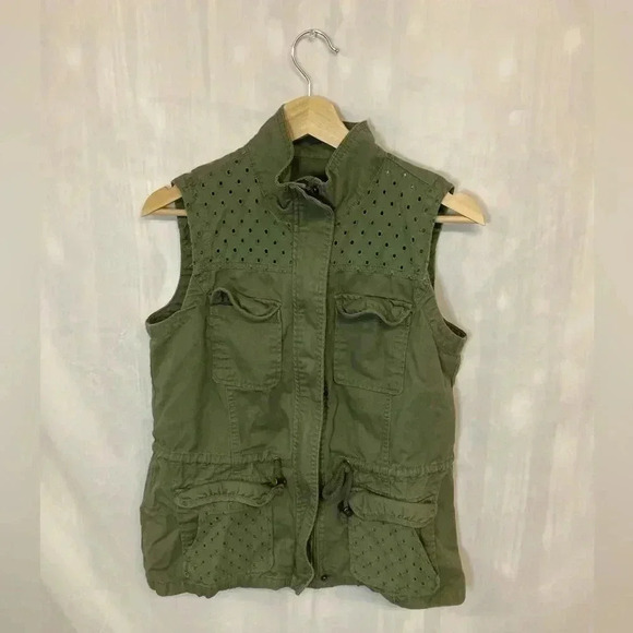 Candies vest - Picture 1 of 3